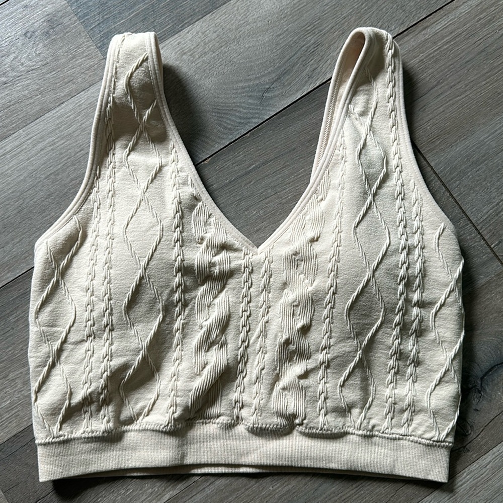 Gilly Hicks padded crop
